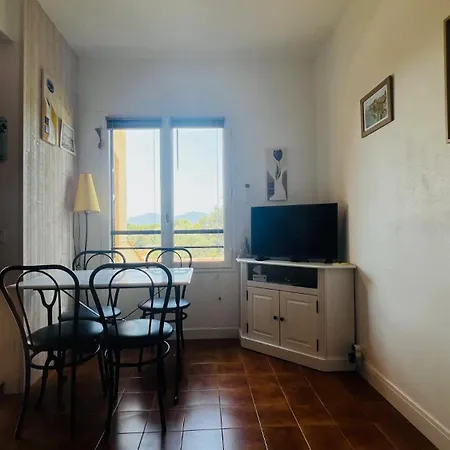 T2 Sur Hauteur De Avec Vue Sur La Baie D Ajaccio 公寓 *