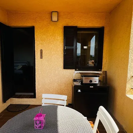 T2 Sur Hauteur De Avec Vue Sur La Baie D Ajaccio *