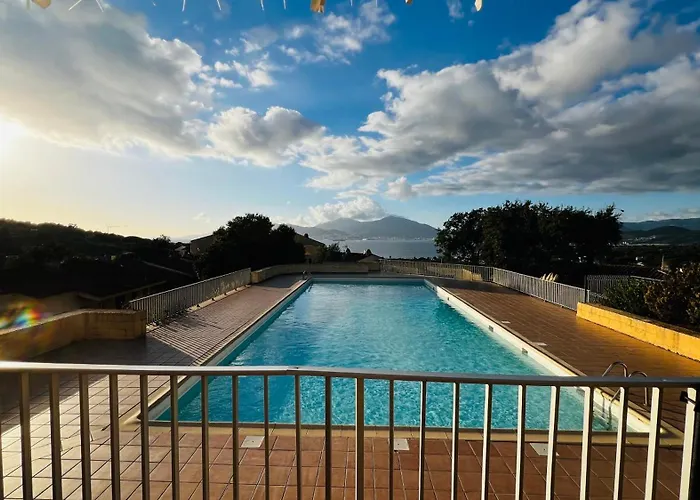 Апартаменты T2 Sur Hauteur De Avec Vue Sur La Baie D Ajaccio